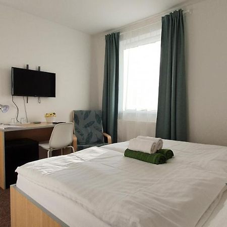Penzion Amfik Bukovina Popovice  Exteriör bild