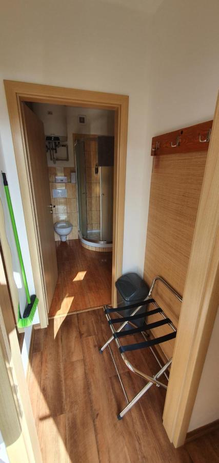 Penzion Amfik Bukovina Popovice  Exteriör bild