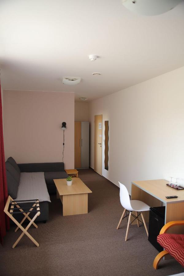 Penzion Amfik Bukovina Popovice  Exteriör bild