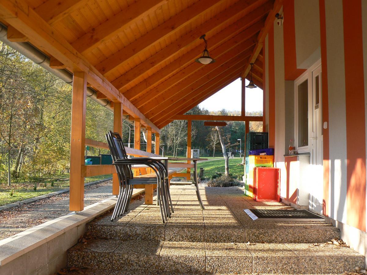 Penzion Amfik Bukovina Popovice  Exteriör bild